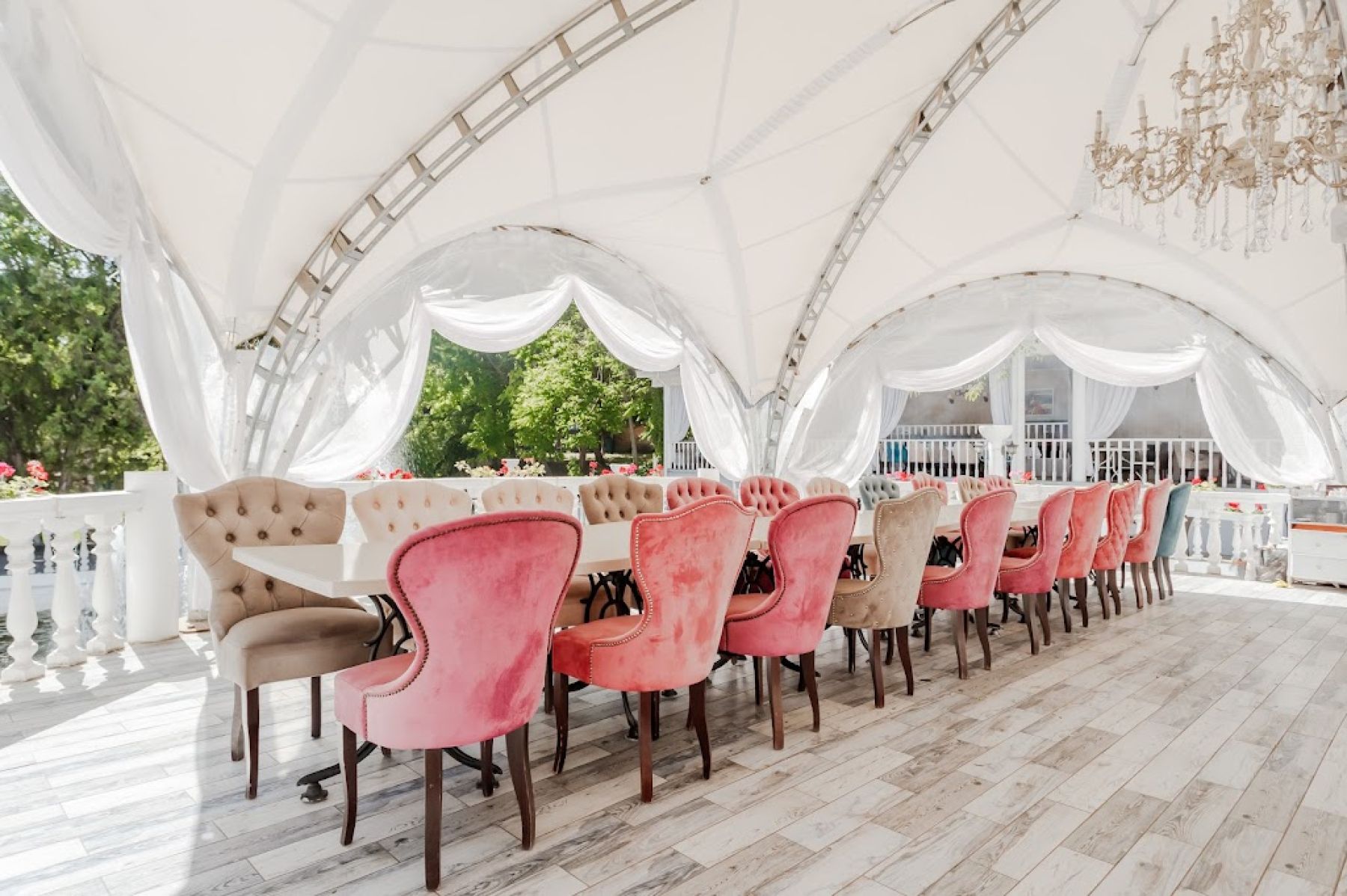 Ресторан, банкетный зал «Аренда ресторана «Иверия Парк» в Ростове-на-Дону» – фото №2