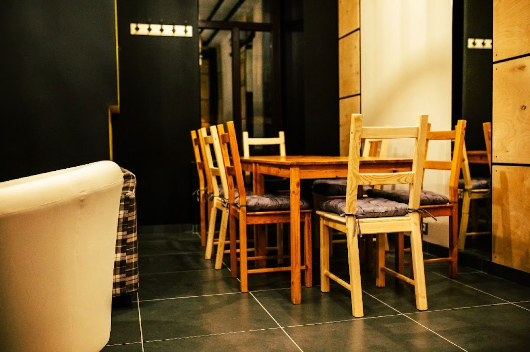 Антикафе «Аренда антикафе «Жёлтый носорог» в Воронеже» – фото №2