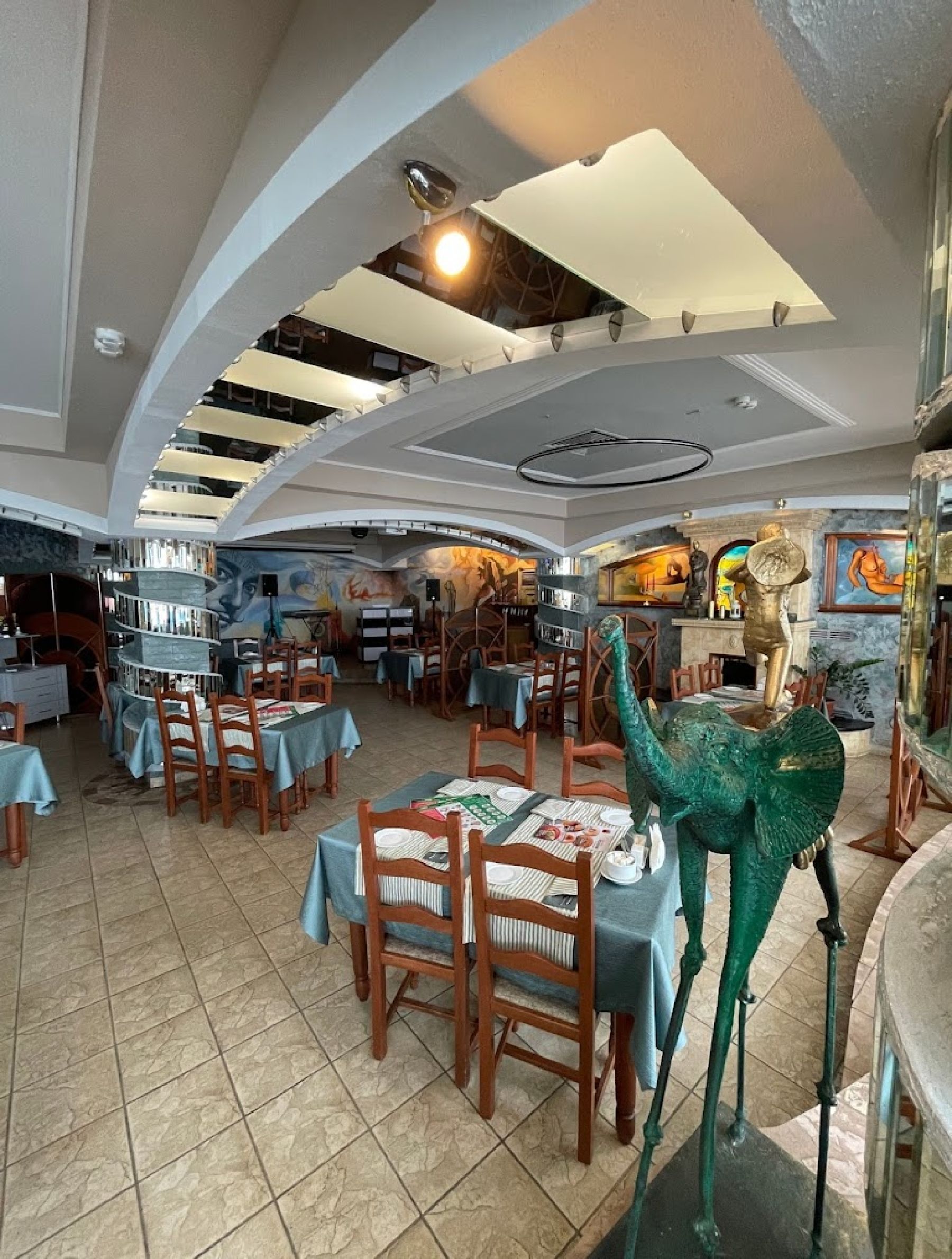 Ресторан, банкетный зал «Аренда ресторана "Дали" в Омске» – фото №4