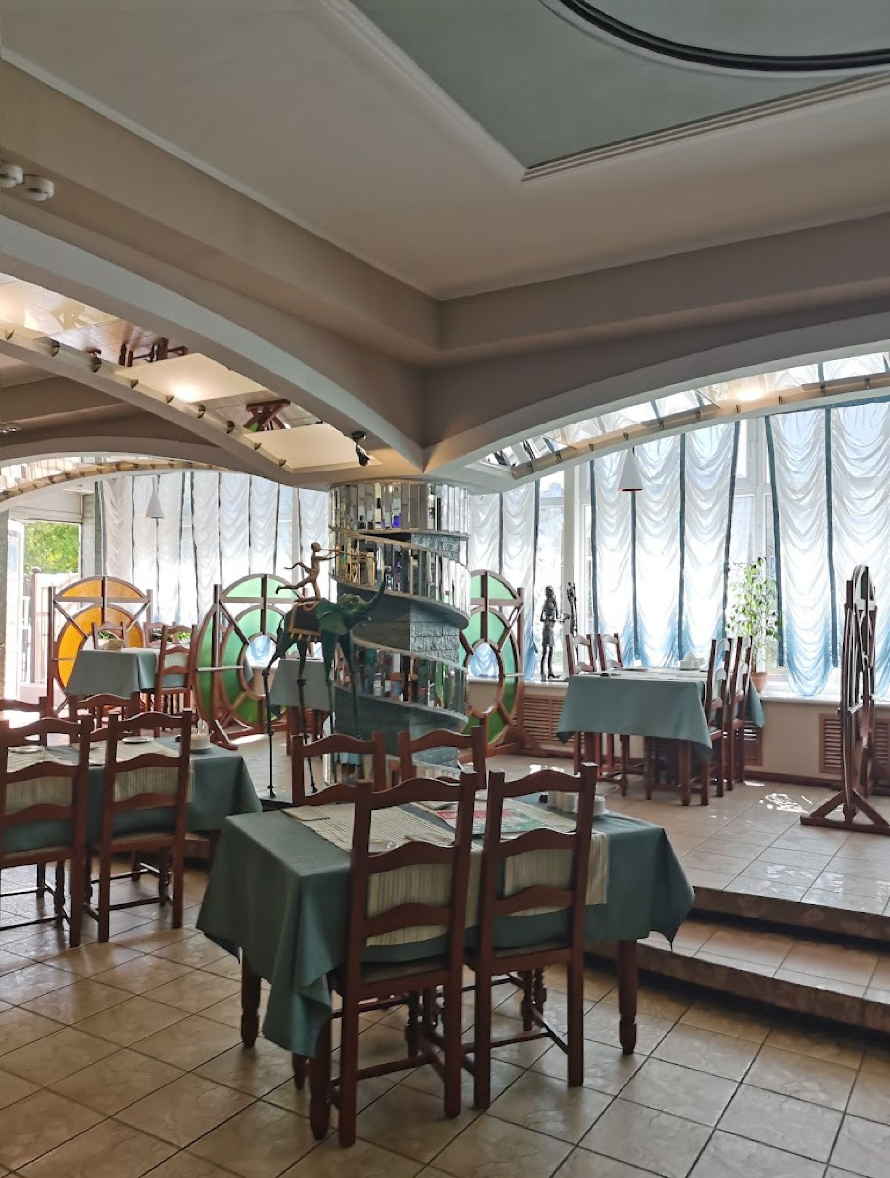 Ресторан, банкетный зал «Аренда ресторана "Дали" в Омске» – фото №5