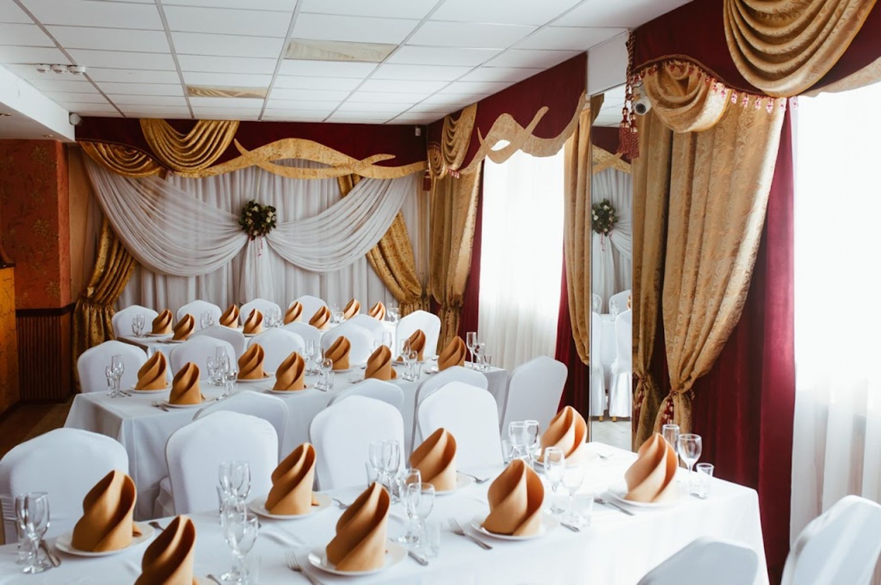 Ресторан, банкетный зал «Аренда ресторана "Золотой лев" в Омске» – фото №4