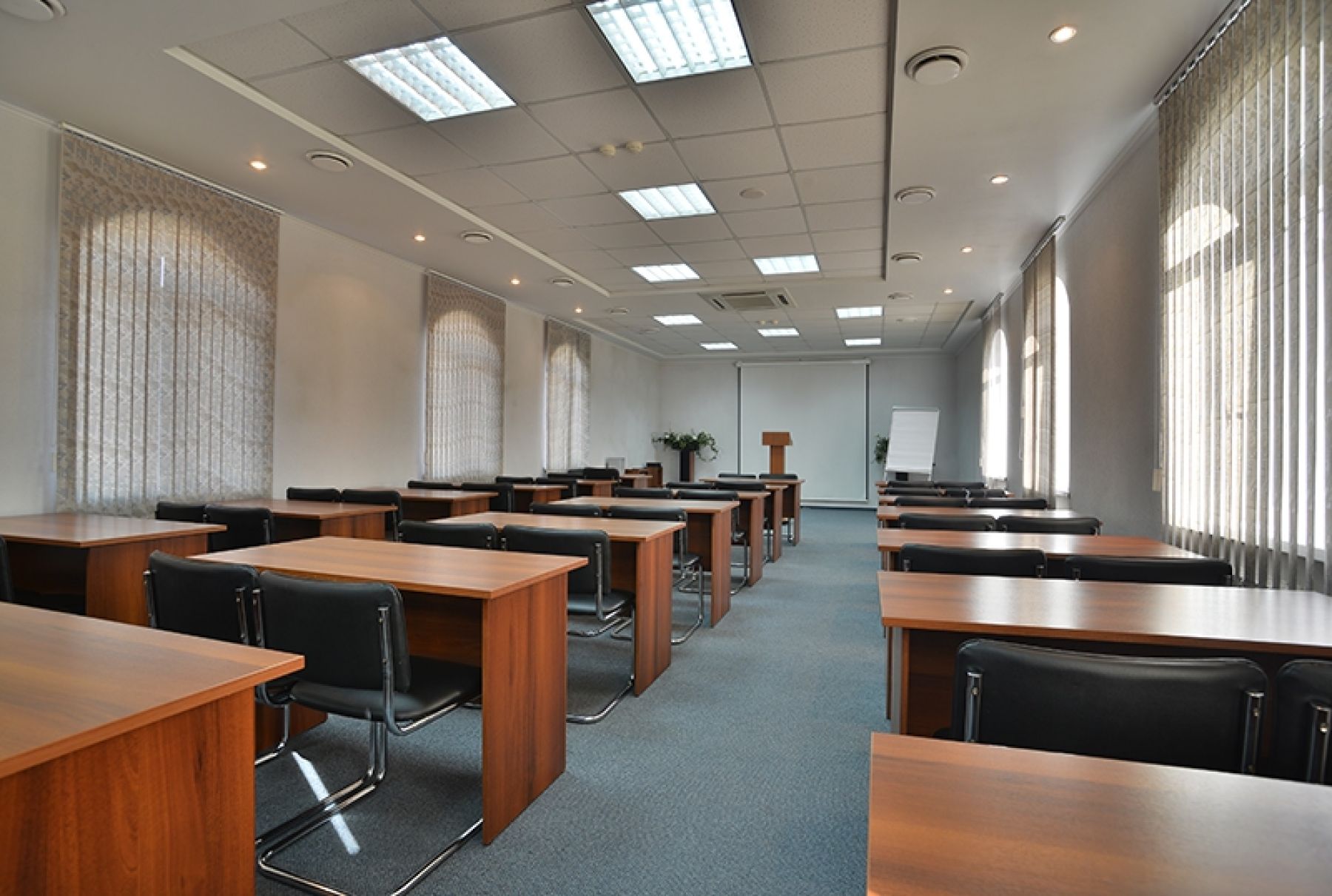 Ресторан, банкетный зал «Аренда ресторана "Камелот" в Омске» – фото №3