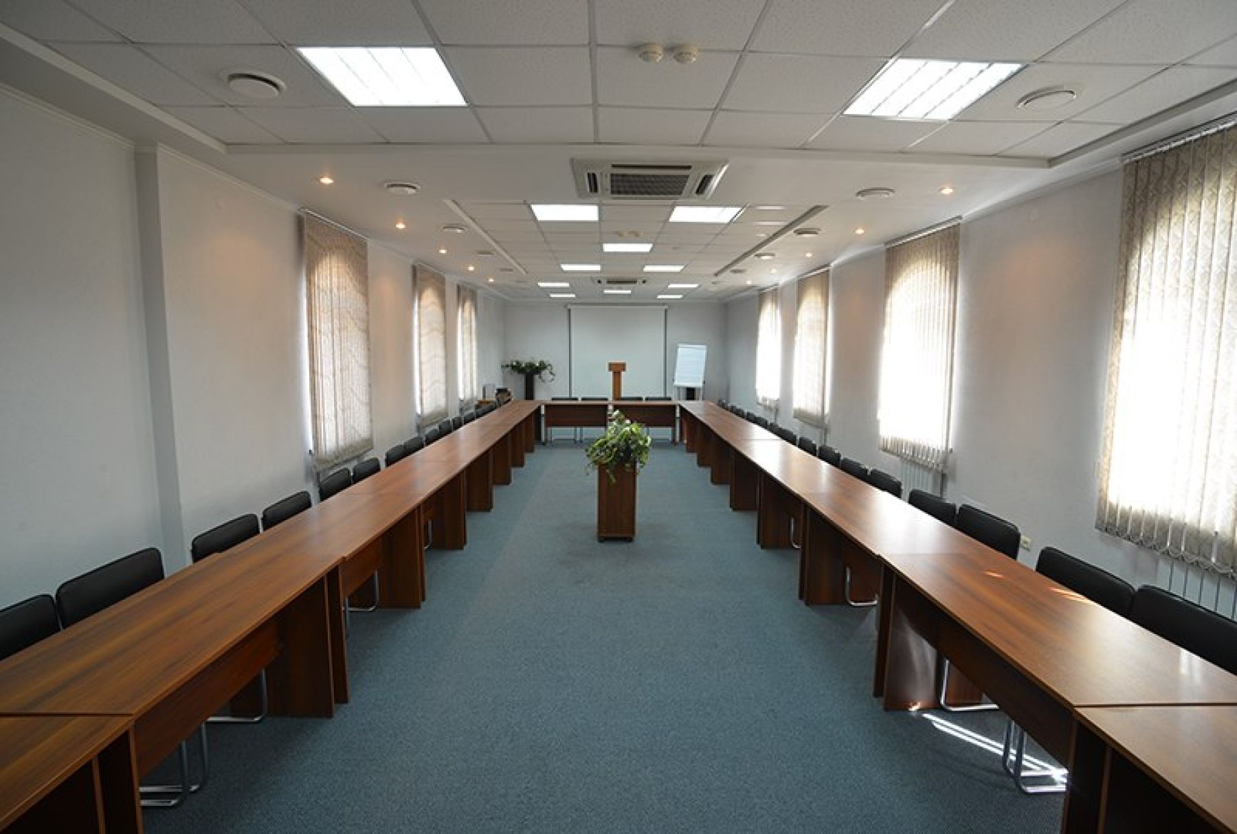 Ресторан, банкетный зал «Аренда ресторана "Камелот" в Омске» – фото №4