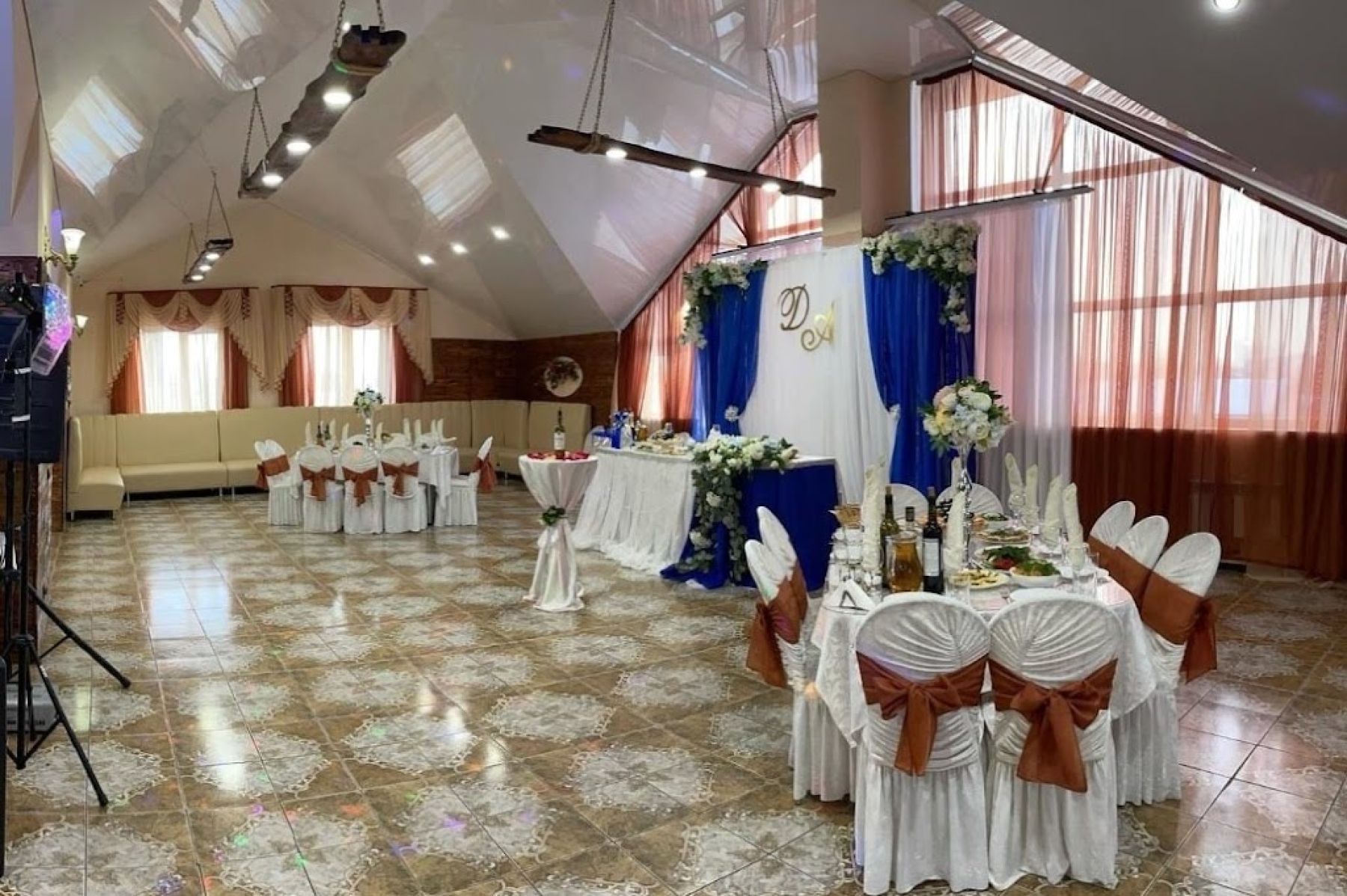 Ресторан, банкетный зал «Аренда ресторана "Адель" в Омске» – фото №2