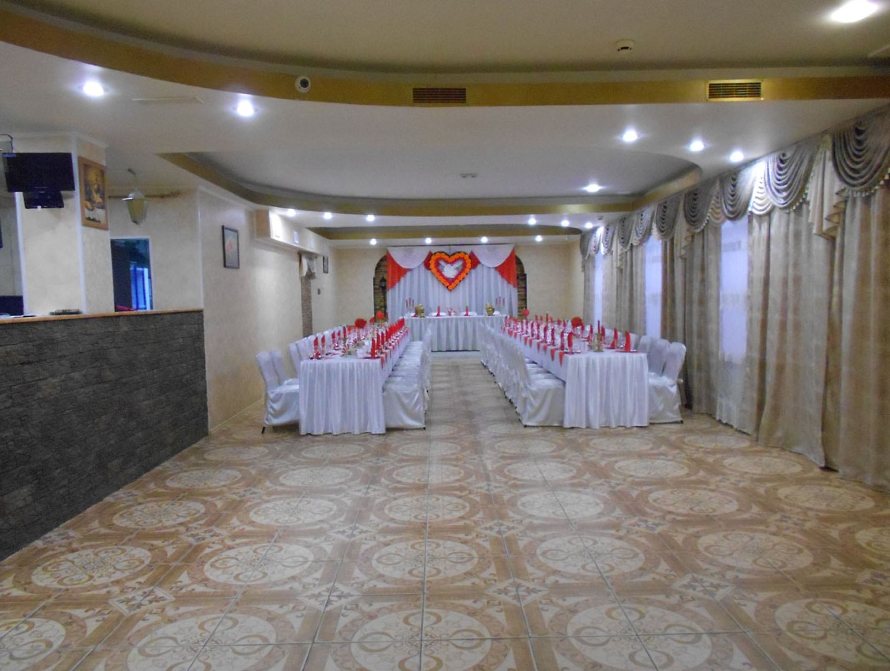 Ресторан, банкетный зал «Аренда ресторана Bar-On в Омске» – фото №4