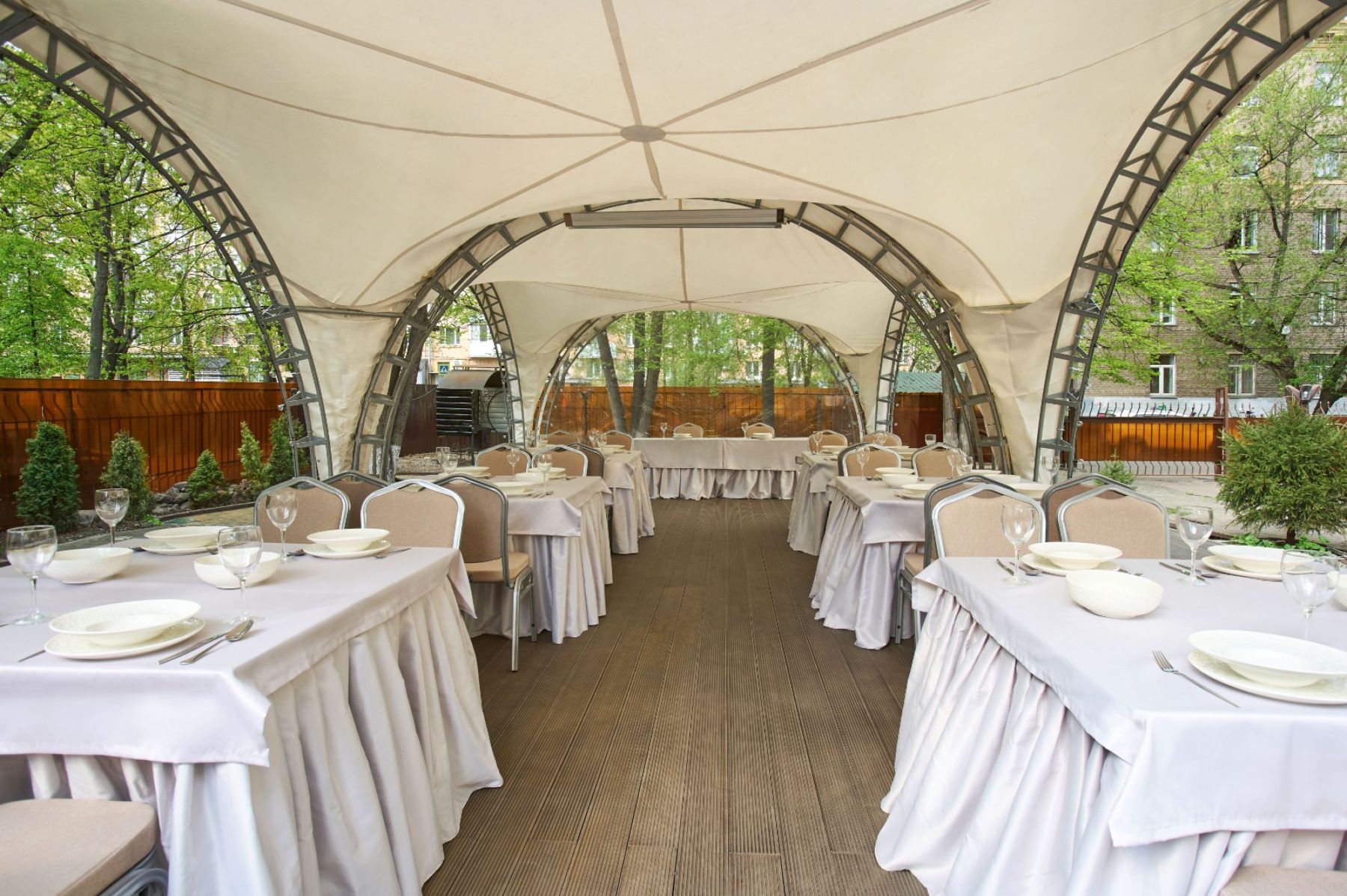 Летняя площадка «Ресторан и банкетный зал (Луна и Лотос)» – фото №3