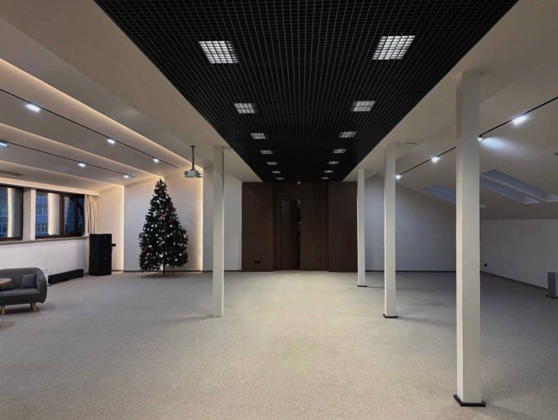 Ресторан, банкетный зал «Ресторан и банкетный зал (Луна и Лотос)» – фото №5