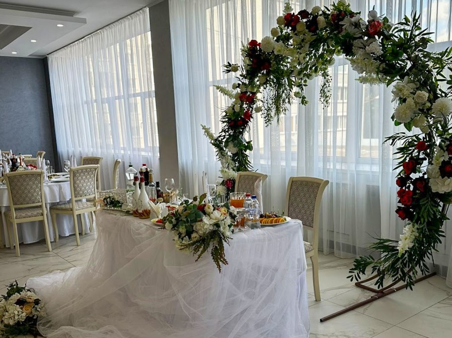 Ресторан, банкетный зал «Аренда ресторана при отеле AMAKS в Воронеже» – фото №5