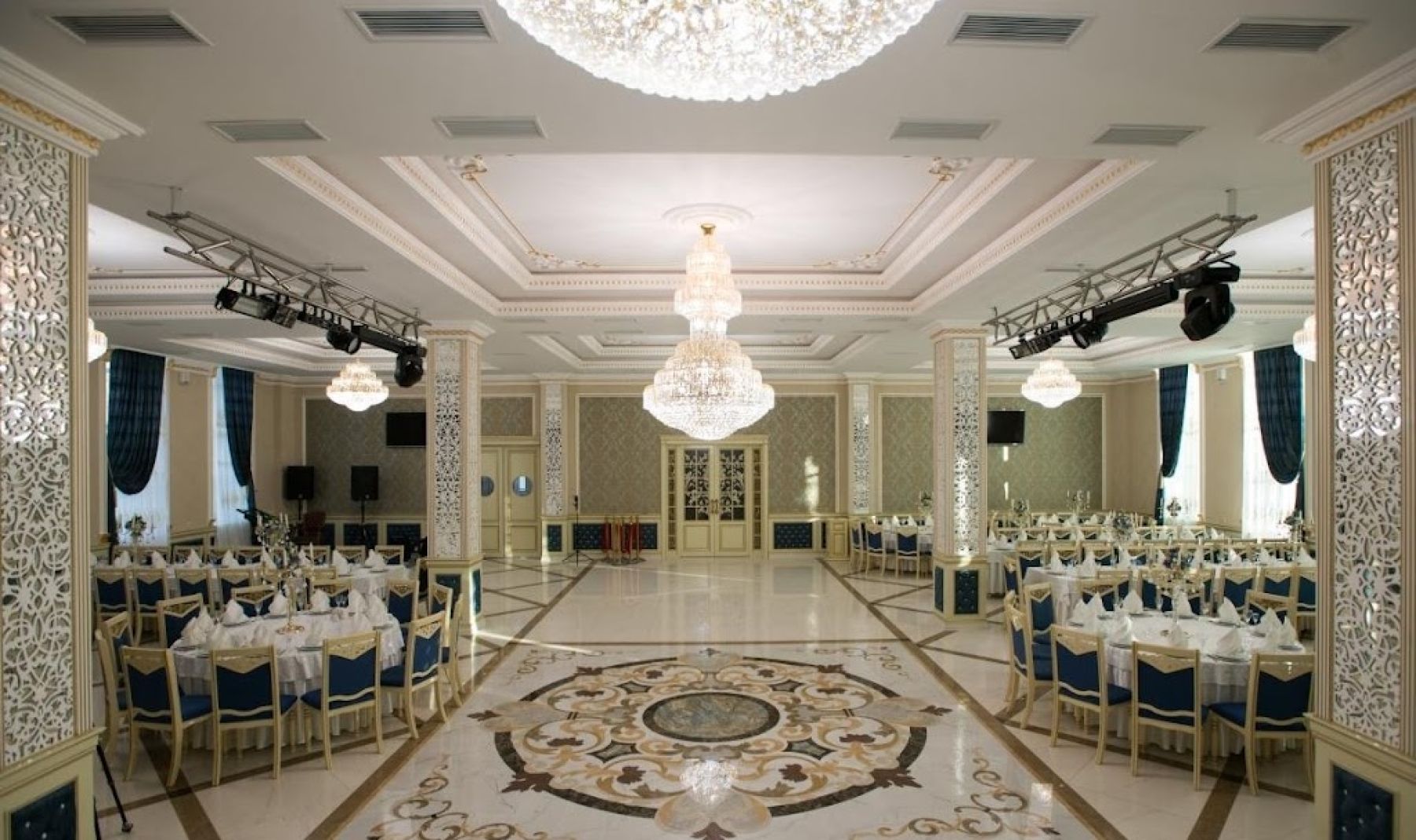 Ресторан, банкетный зал «Аренда ресторана Opera Palace в Краснодаре» – фото №5