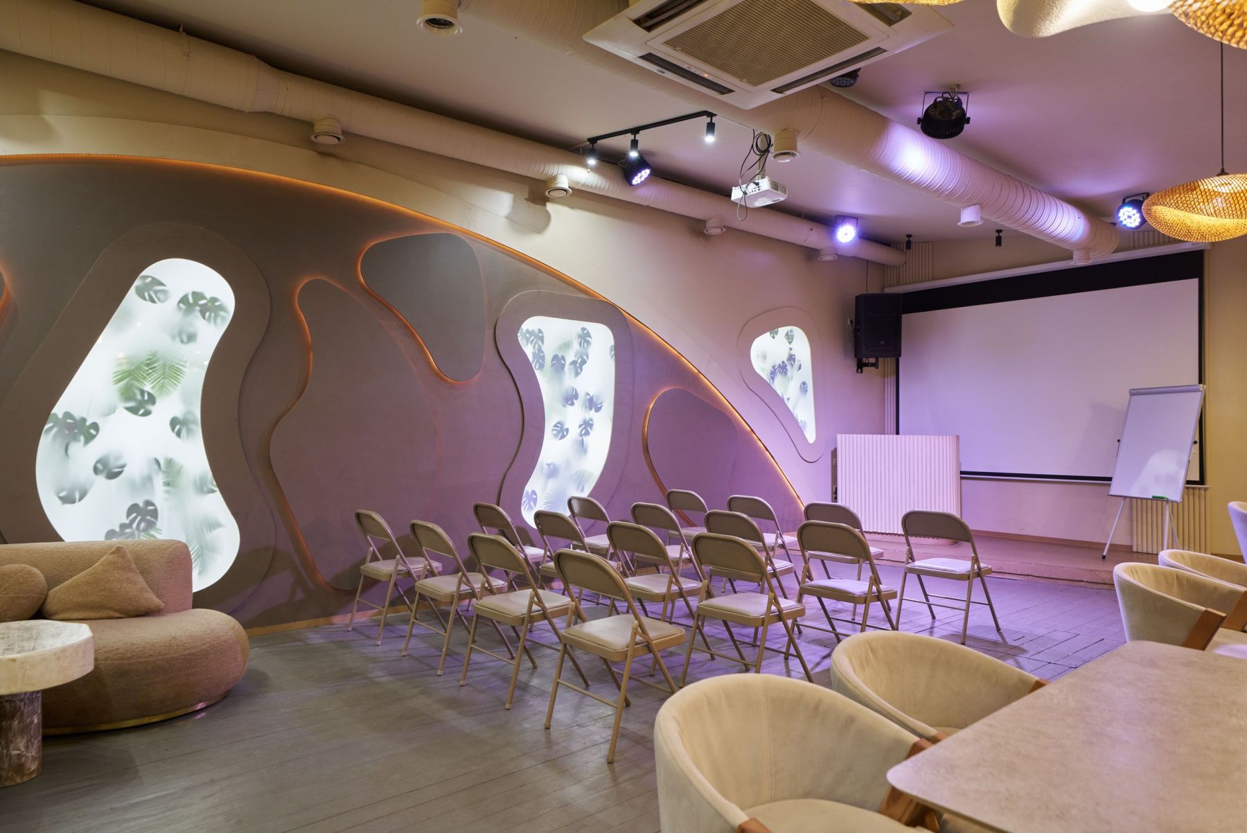 Конференц-зал «Зал «АВГУСТ» для лекций и тренингов на Курской» – фото №4