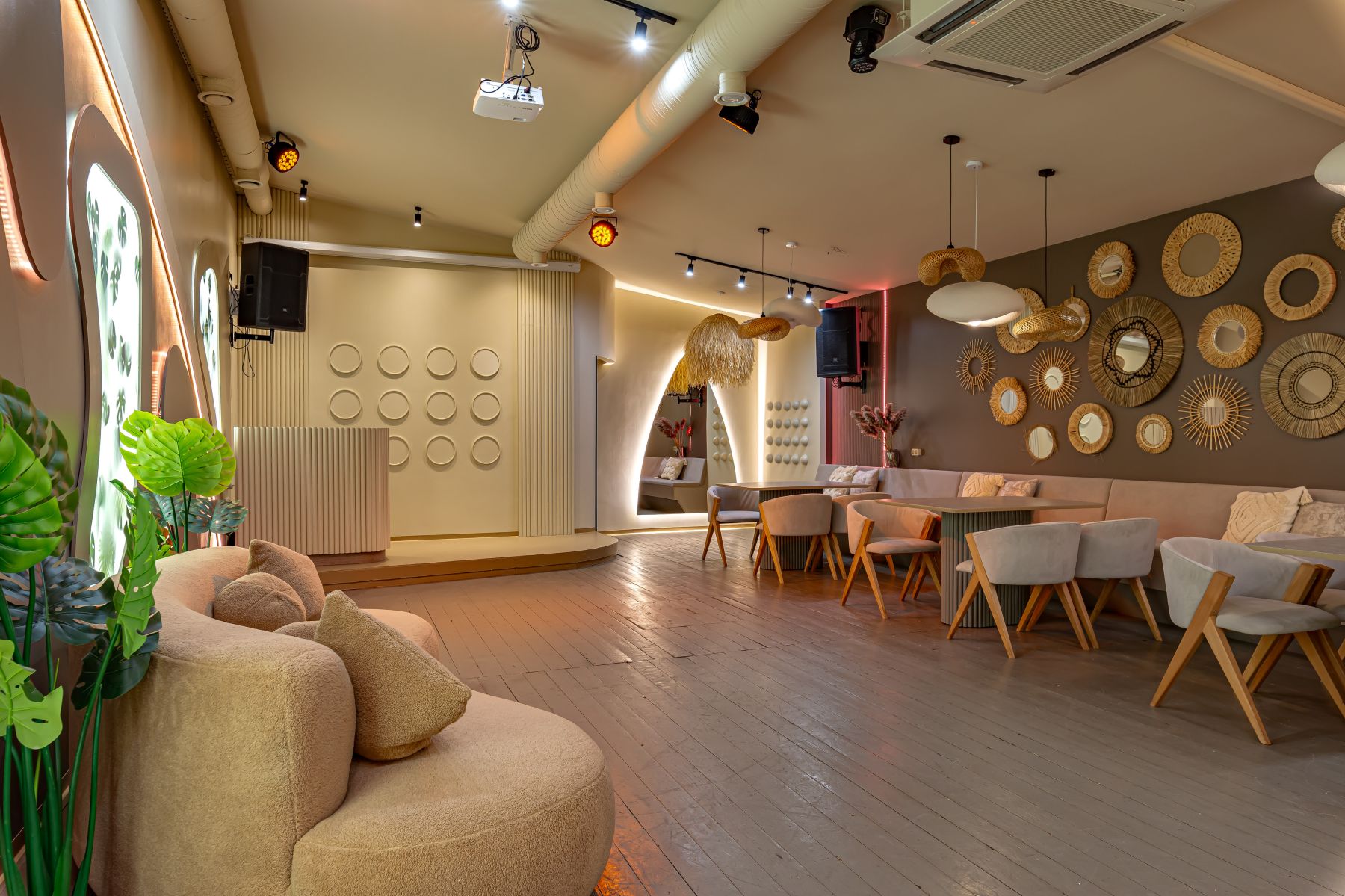 Конференц-зал «Зал «АВГУСТ» для лекций и тренингов на Курской» – фото №5