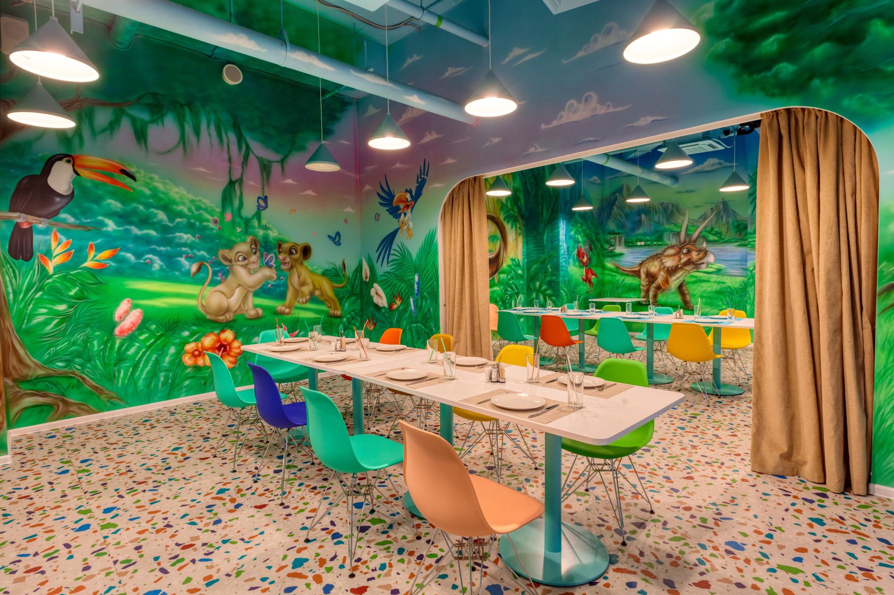 Ресторан, банкетный зал «Парк развлечений TeikaBoom с рестораном и банкетными залами в ТЦ Метрополис» – фото №2