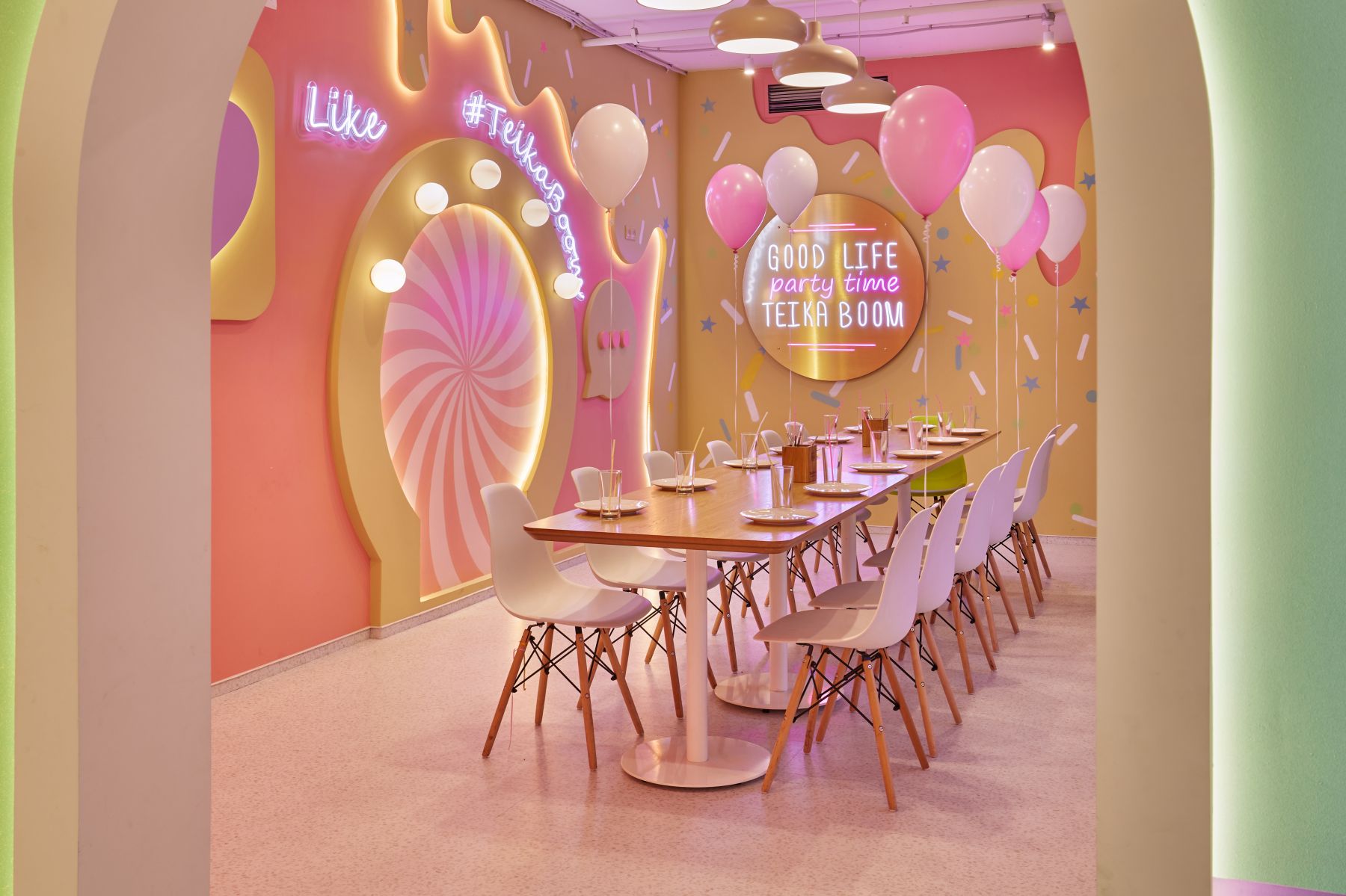 Ресторан, банкетный зал «Парк развлечений TeikaBoom с рестораном и банкетными залами в ТРЦ VEGAS на Каширском шоссе» – фото №2