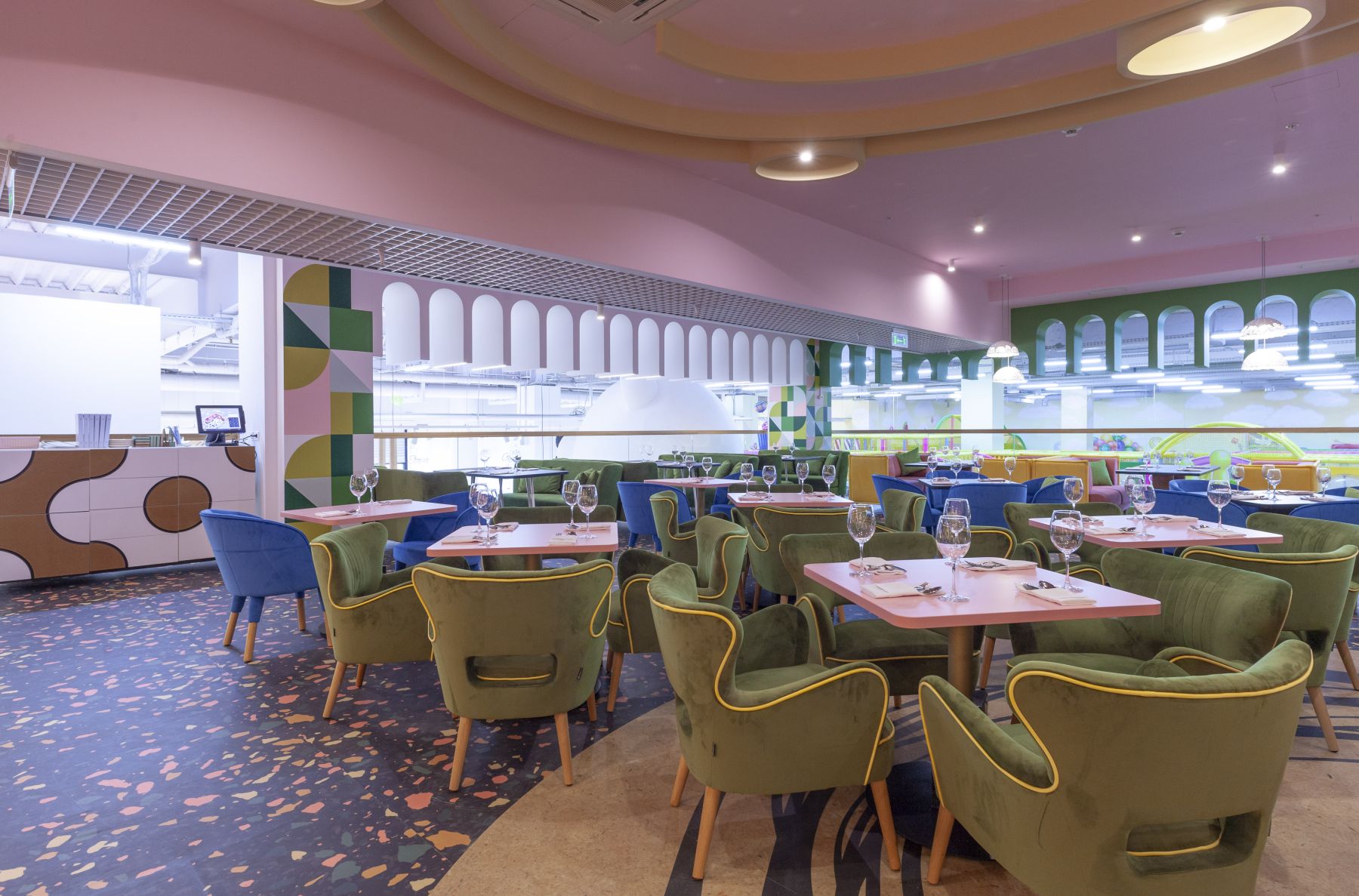 Ресторан, банкетный зал «Ресторан с игровой зоной TeikaBoom в ТРЦ Саларис» – фото №3