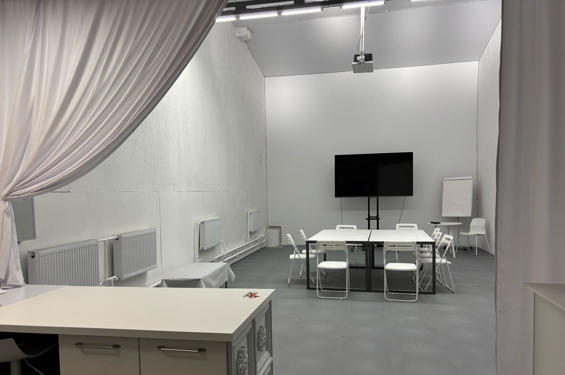 Аудитория ««Оранжерея для бизнеса»: Кинозал «Свет»» – фото №3